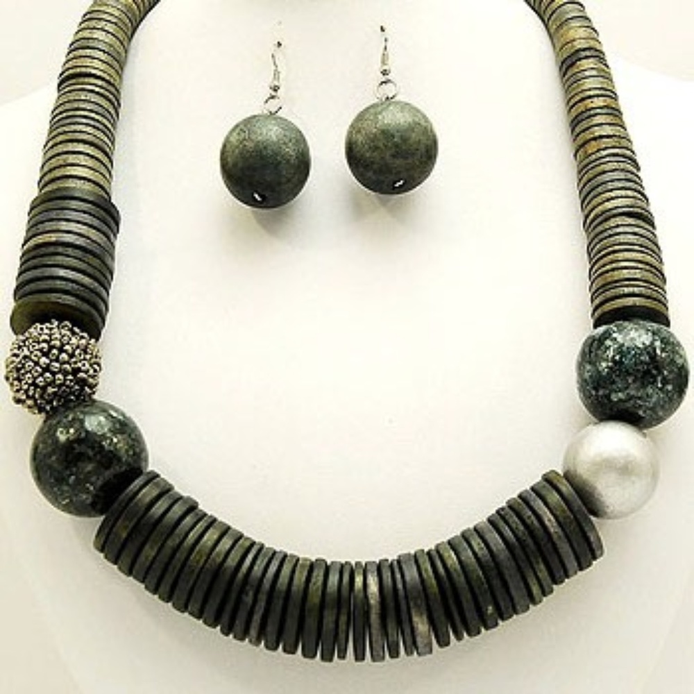 Stacked Wood and Orbs Necklace Set